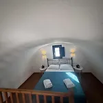 Hotel apartamentowy Blackbeach Village Perissa (Santorini)
