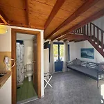 Hotel apartamentowy Blackbeach Village Perissa (Santorini)