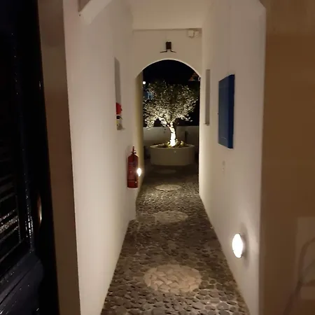 Apart-hotel Blackbeach Village Perissa (Santorini)