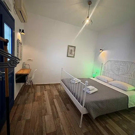 Apart-hotel Blackbeach Village Perissa (Santorini)