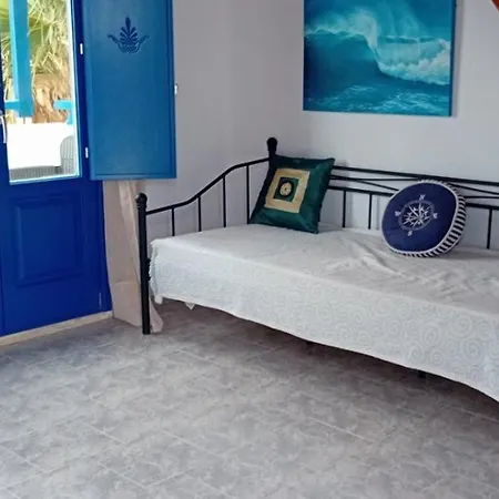 Blackbeach Village 4* Perissa (Santorini)